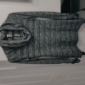 Code Vintage, long sleeves scrunched at bottom with oversized turtle neck